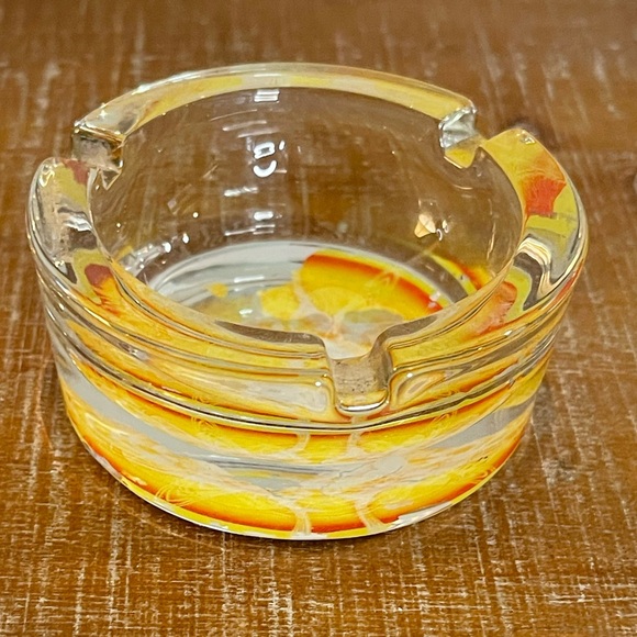 Vintage Mellow Glass Art ashtray. Vintage camel design - Picture 2 of 6